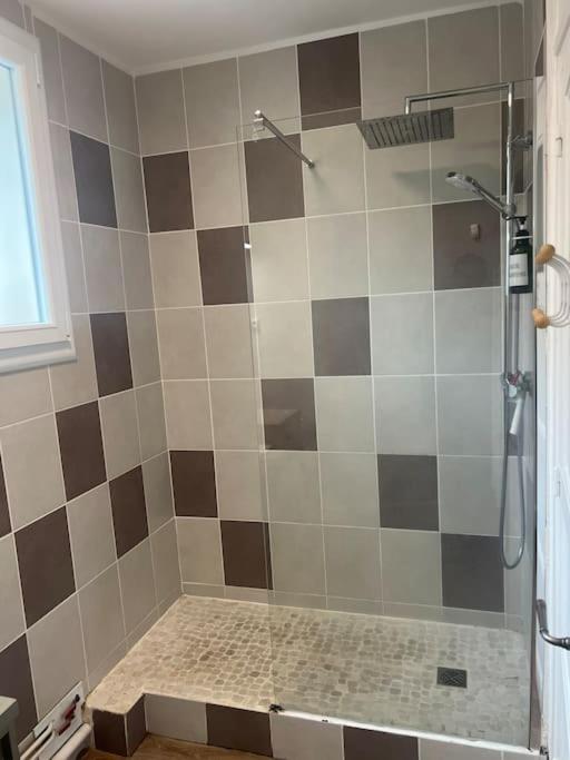 Appartement Proche Des Facs Lebon Clermont-Ferrand Exteriör bild