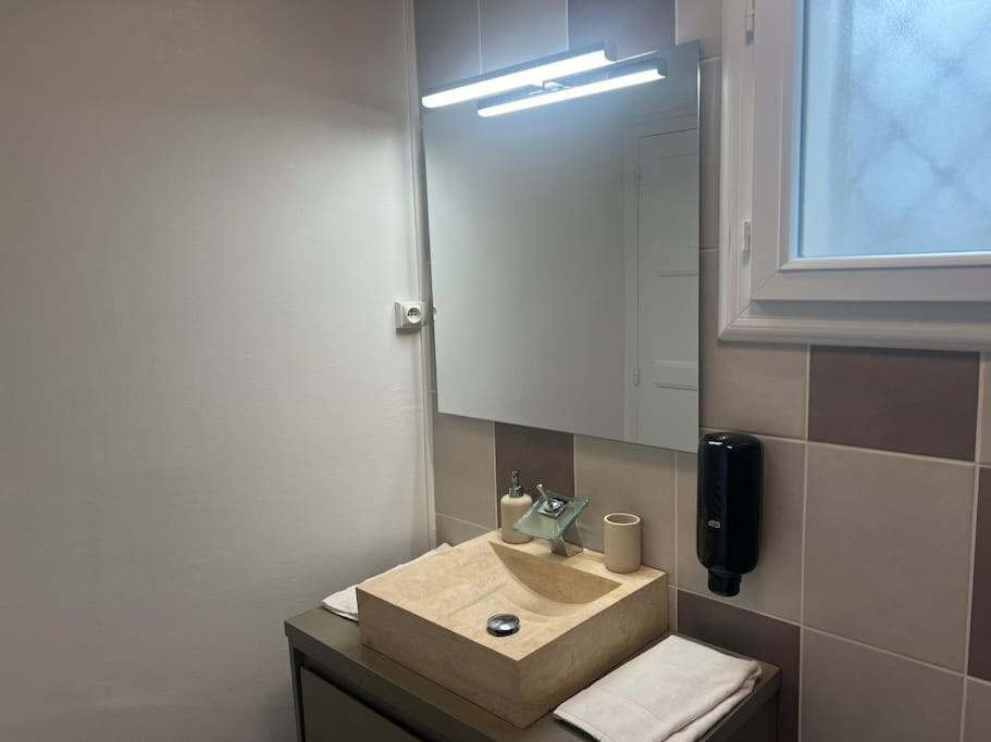Appartement Proche Des Facs Lebon Clermont-Ferrand Exteriör bild